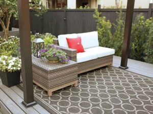 Read more about the article The Ultimate Guide to Outdoor Carpets Dubai: Transform Your Outdoor Space