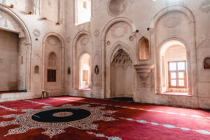 Specialized Mosque Carpet Suppliers in Dubai – Carpet Pro Installation
